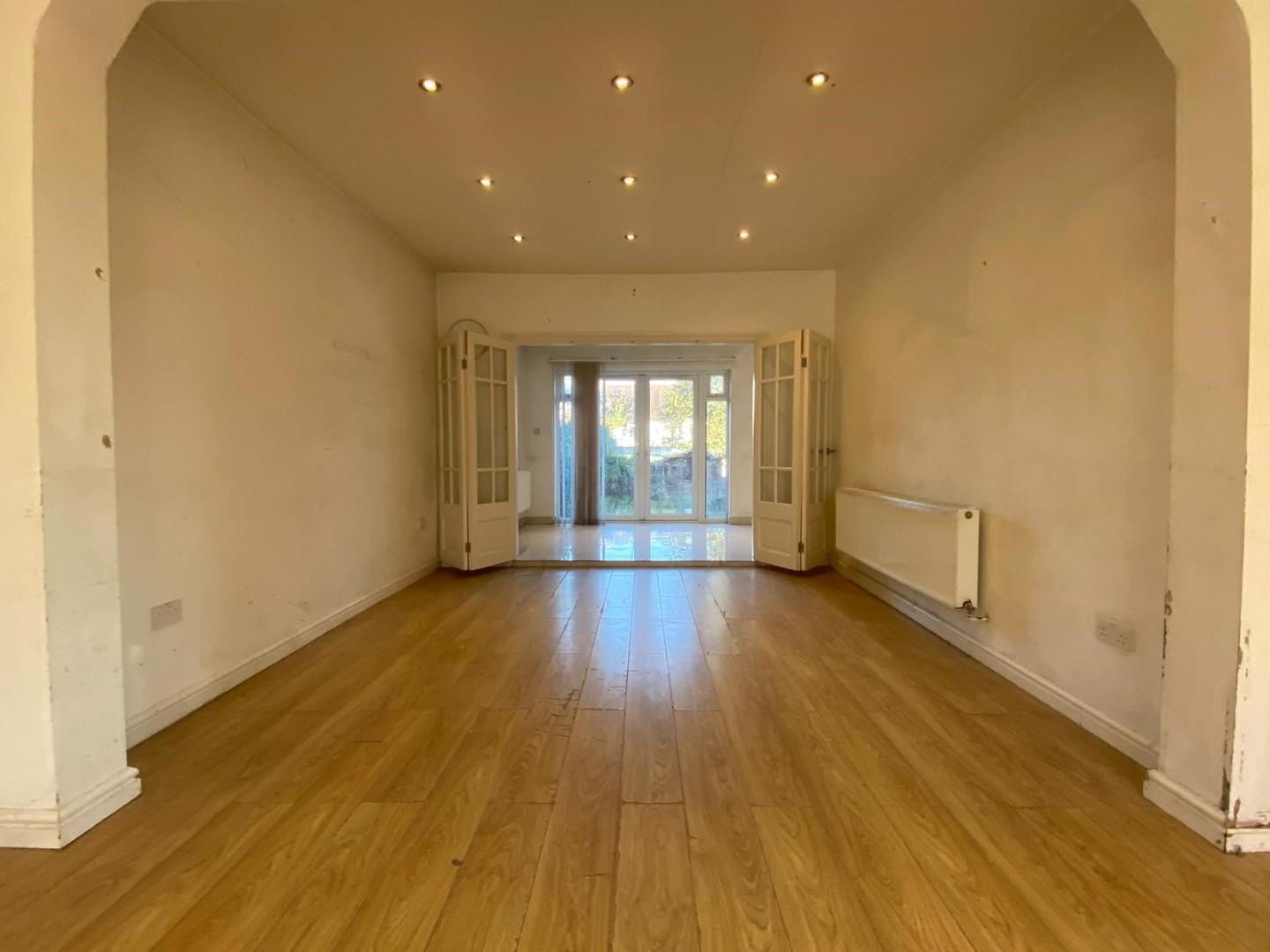 Edgwarebury Gardens, Edgware